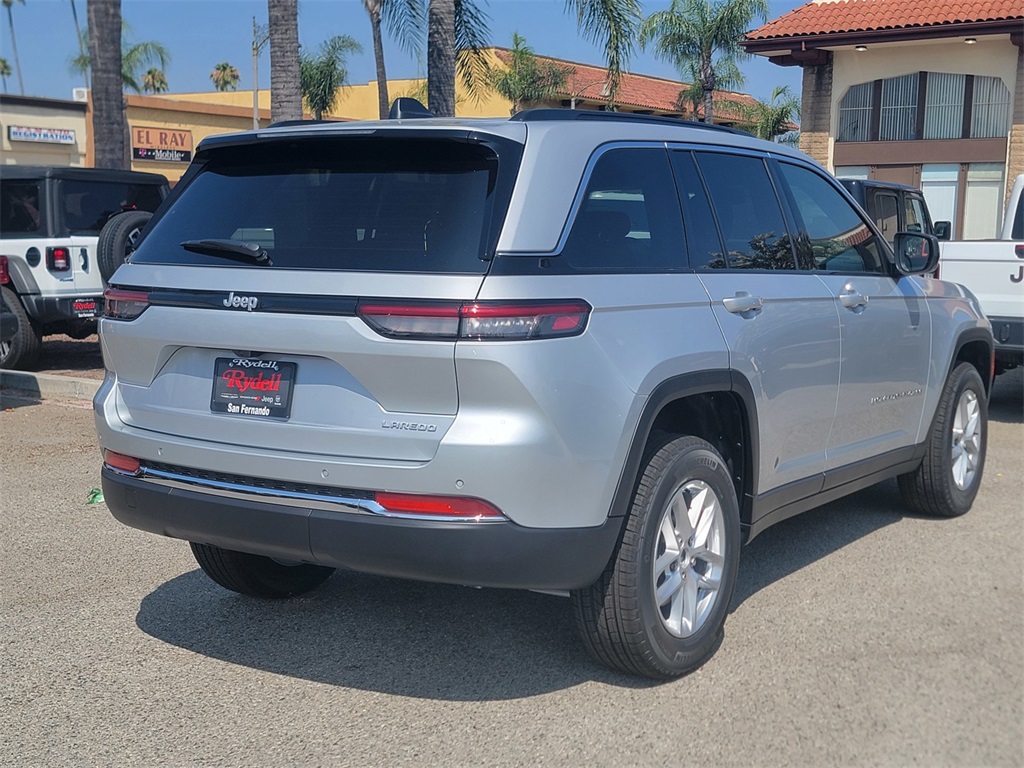 2025 Jeep Grand Cherokee Laredo Altitude photo 4