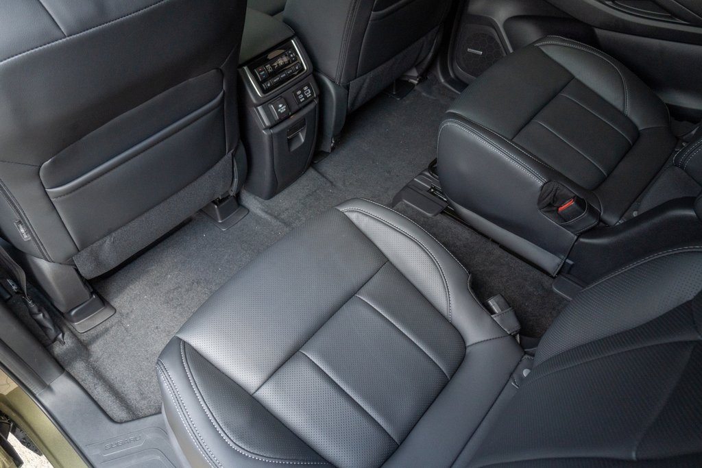 2025 Subaru Ascent Touring photo 17