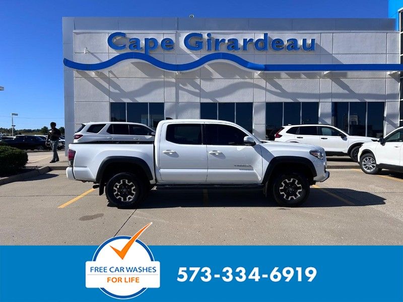 2020 Toyota Tacoma TRD Sport's photo