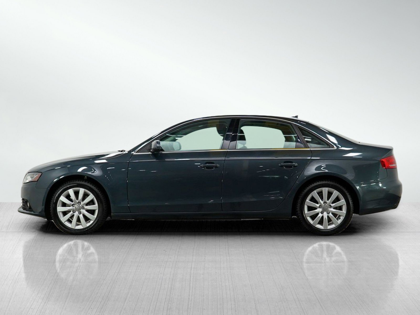 2011 Audi A4 2.0T Premium Plus photo 2