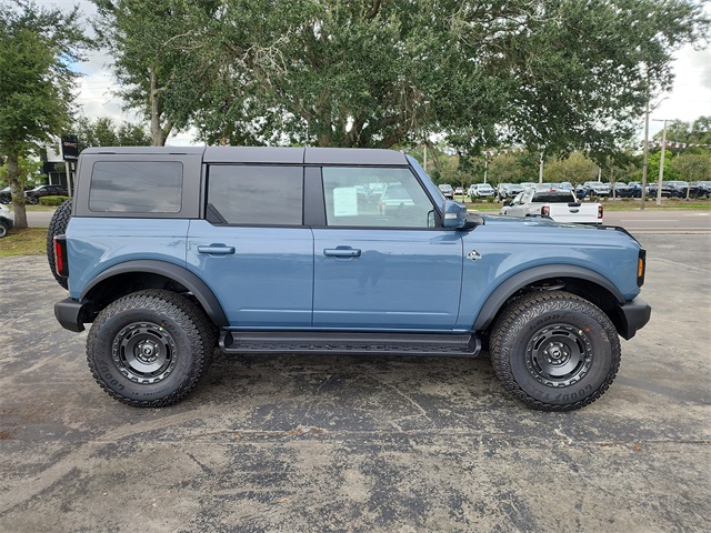 2025 Ford Bronco Outer Banks photo 2