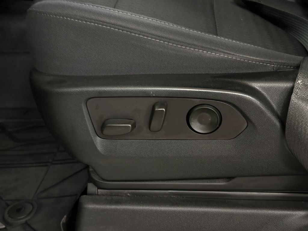 2023 Chevrolet Silverado 1500 LT photo 13