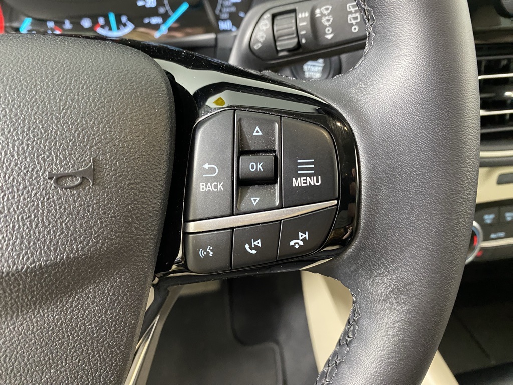 2022 Ford Escape SEL photo 17