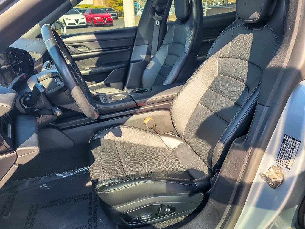 2022 Porsche Taycan 4S photo 8