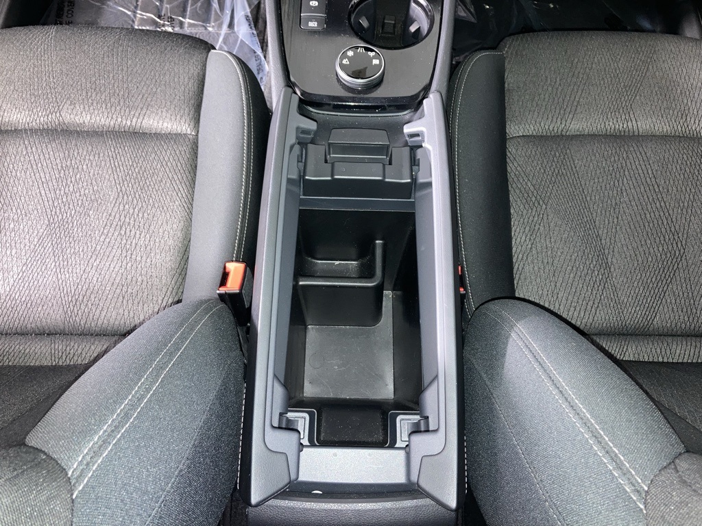 2024 Nissan Rogue SV photo 5