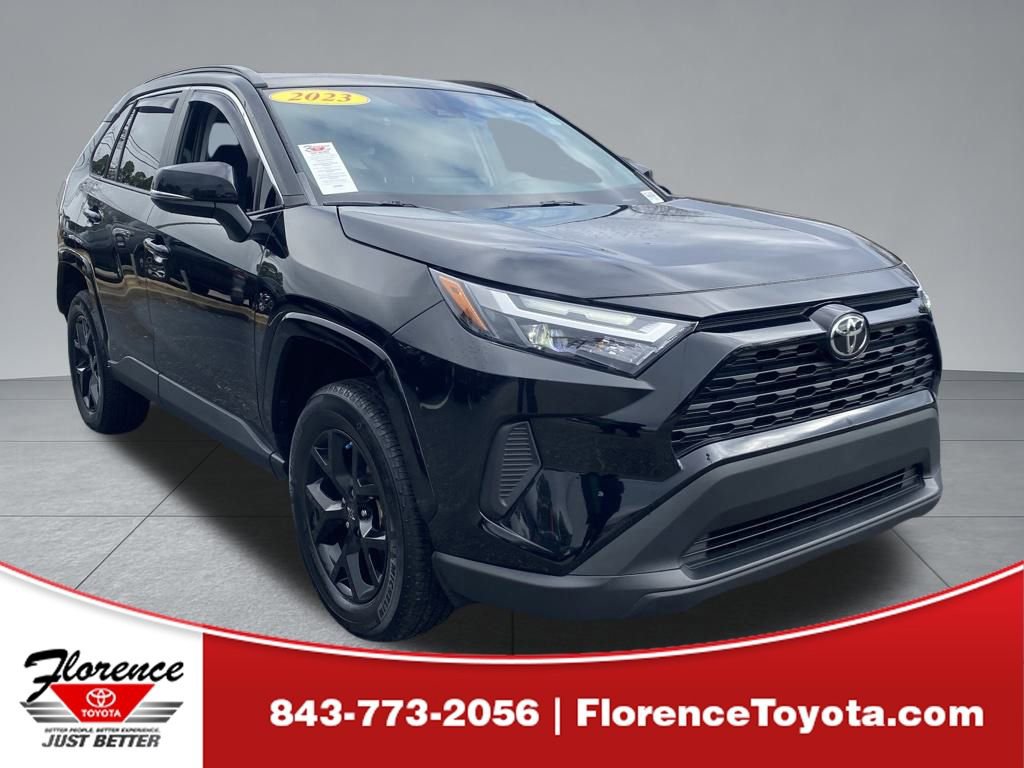 2023 Toyota RAV4 XLE's photo