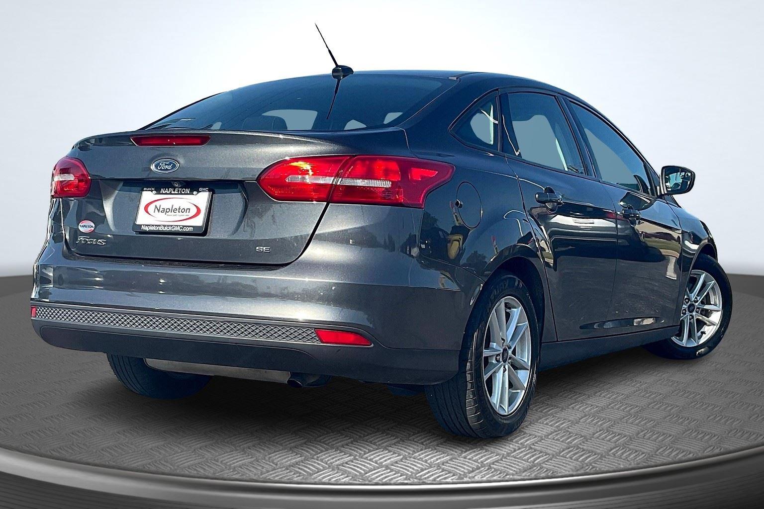 Used 2017 Ford Focus SE with VIN 1FADP3F28HL265899 for sale in Crystal Lake, IL