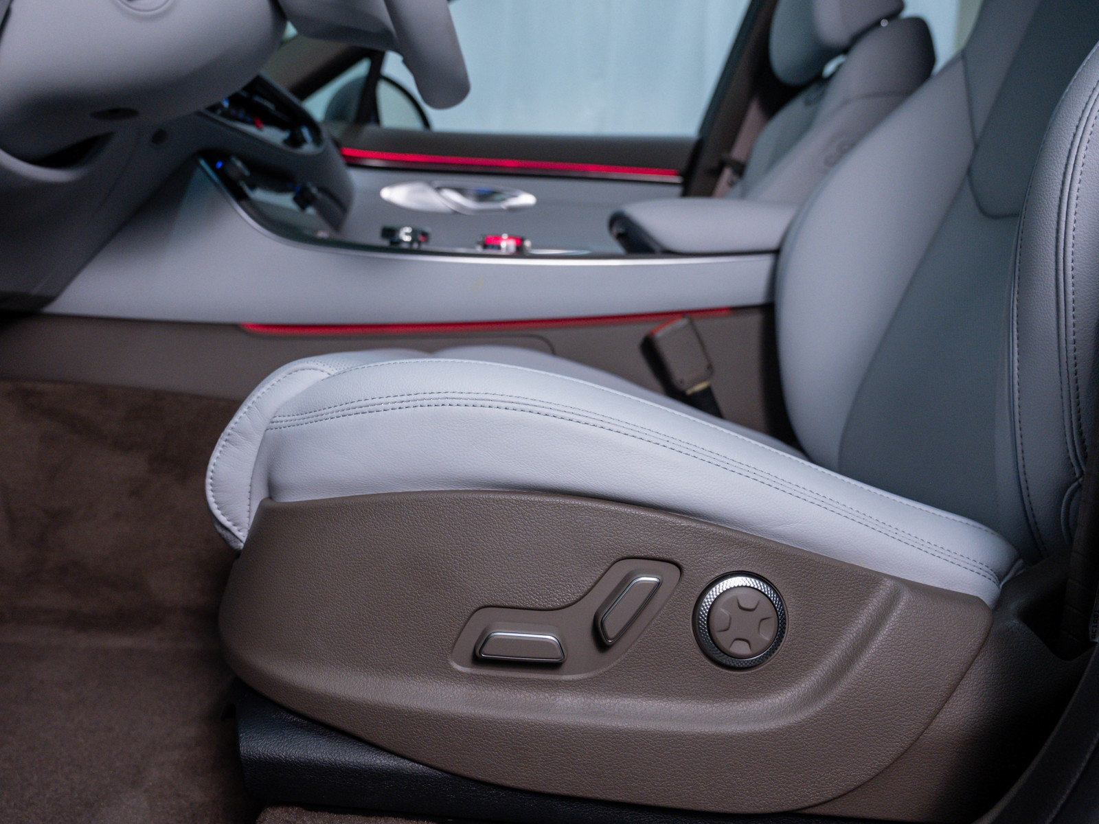 2026 Genesis GV70 2.5T Advanced photo 16