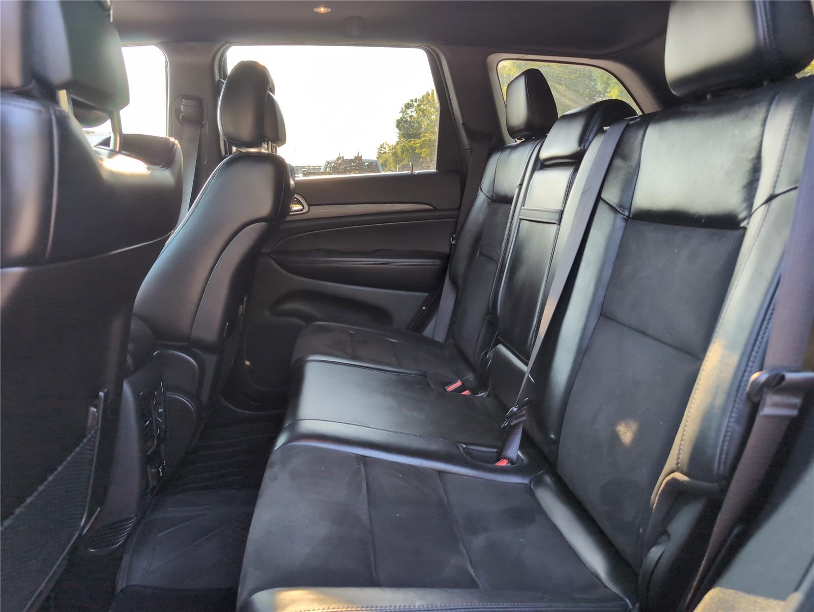 2020 Jeep Grand Cherokee Altitude photo 21