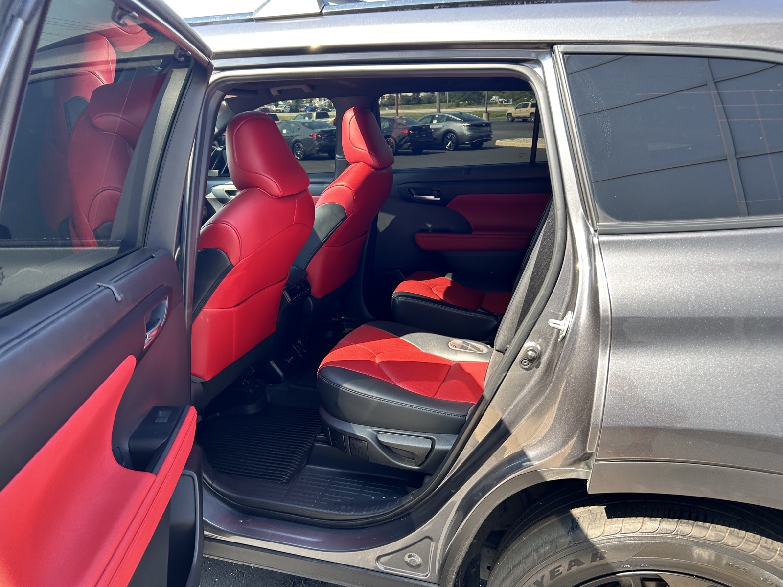 2023 Toyota Highlander XSE photo 16