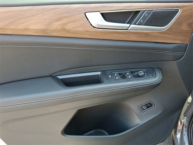 2025 Volkswagen Atlas SE Technology photo 10