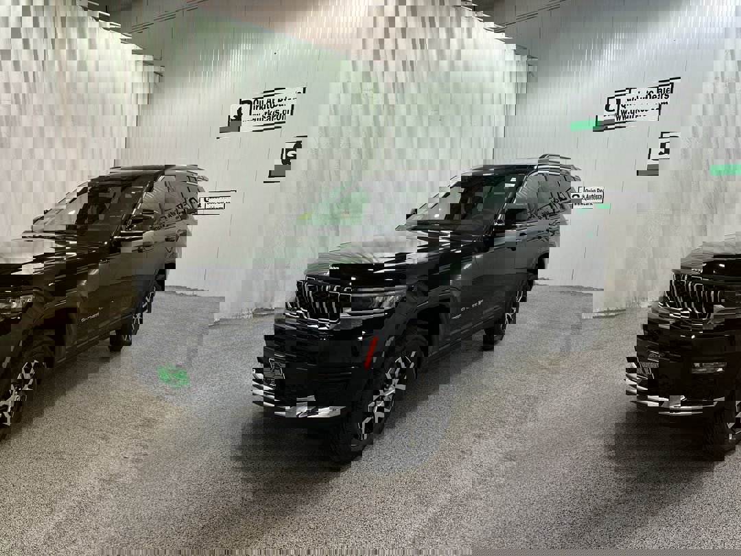 2025 Jeep Grand Cherokee Limited photo 4