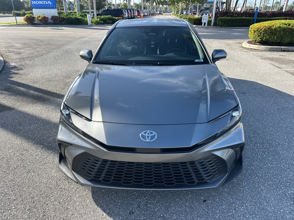 2025 Toyota Camry SE photo 7