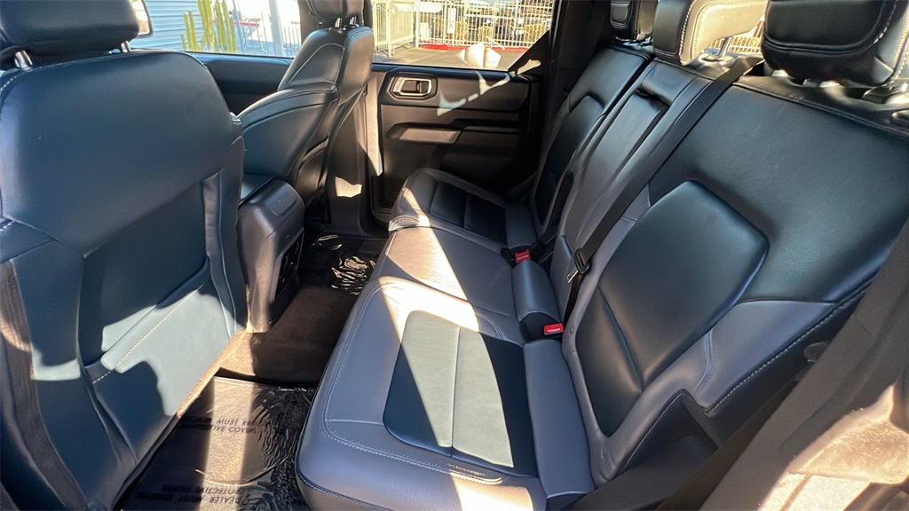 2022 Ford Bronco Outer Banks photo 4