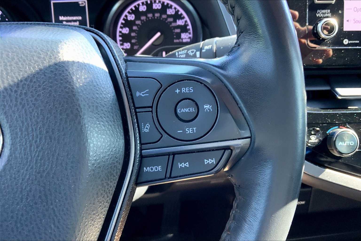2022 Toyota Camry SE photo 23