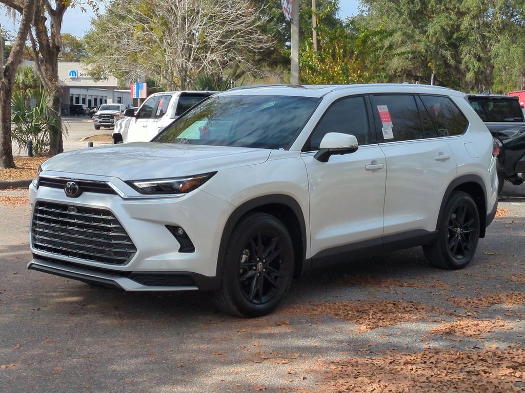 2026 Toyota Grand Highlander Platinum's photo