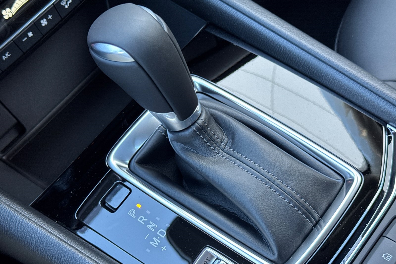 2025 Mazda CX-5 2.5 Select photo 22
