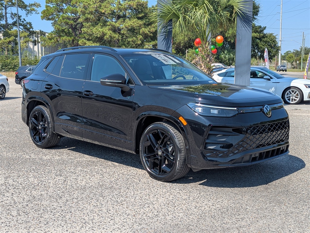 2025 Volkswagen Tiguan SE R-Line Black photo 2