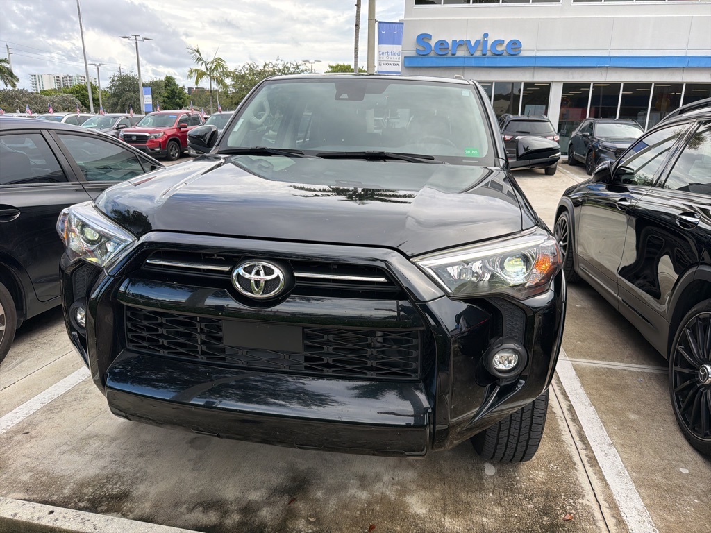 2021 Toyota 4Runner SR5 Premium photo 3