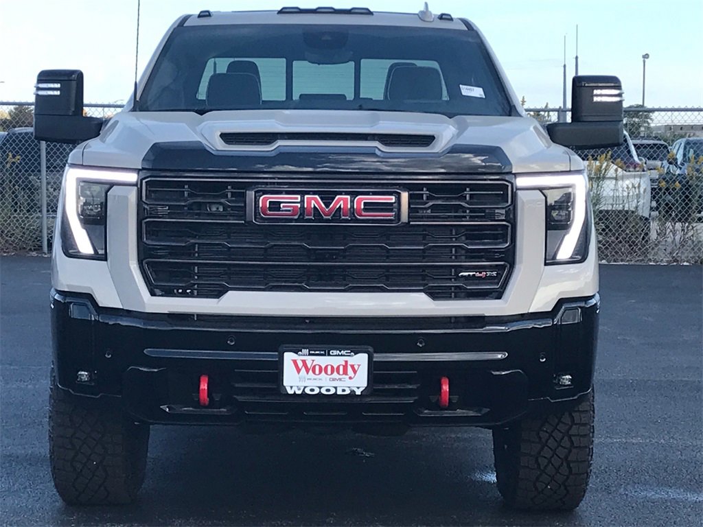 2026 Gmc Sierra 2500 HD AT4X photo 2