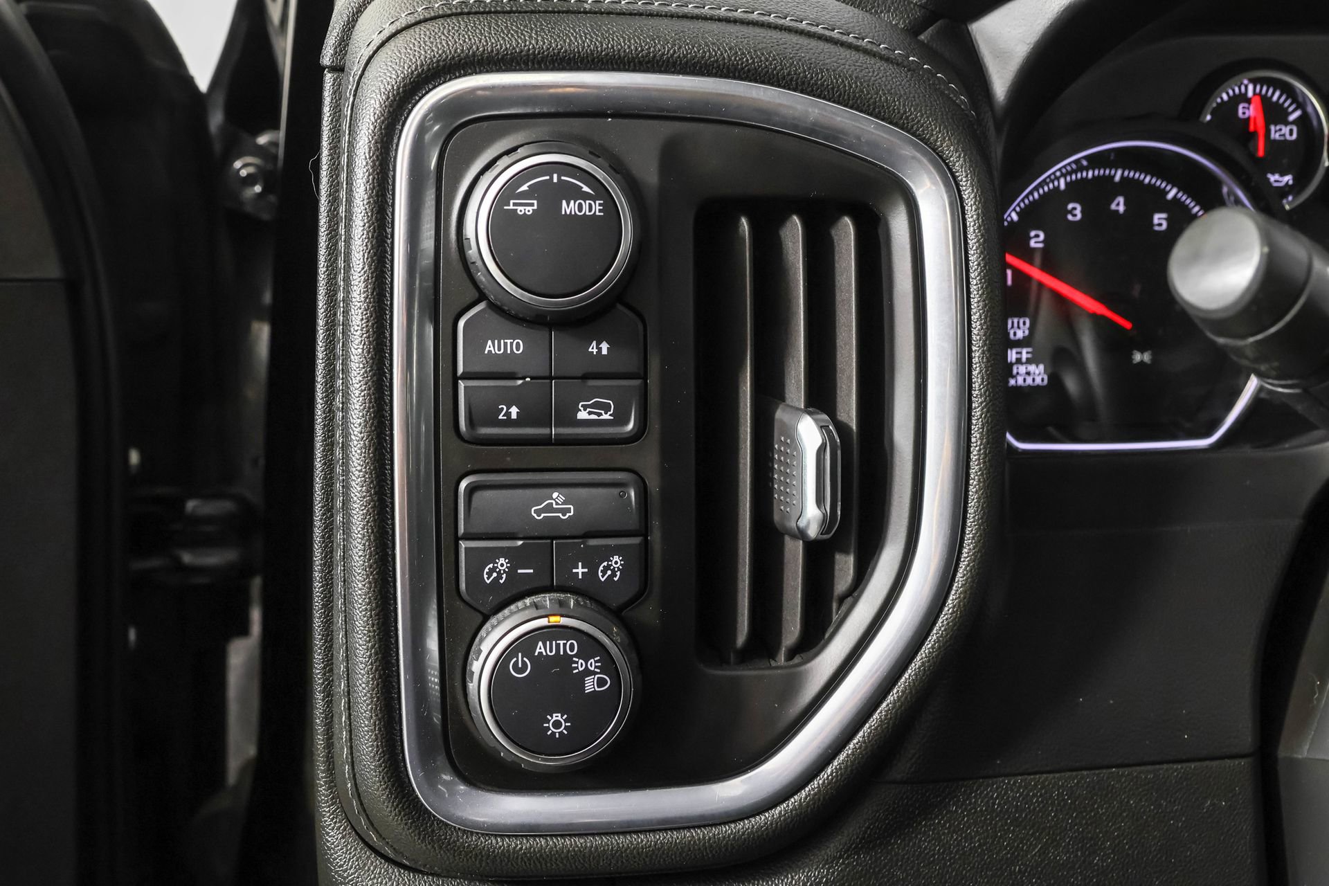 2021 Chevrolet Silverado 1500 LT photo 14
