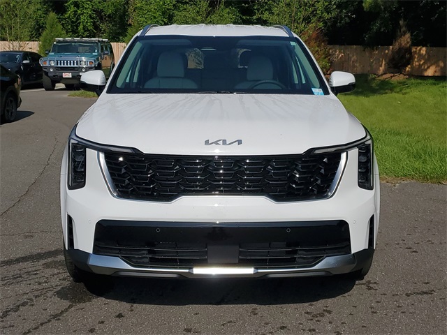 2025 Kia Sorento S photo 2