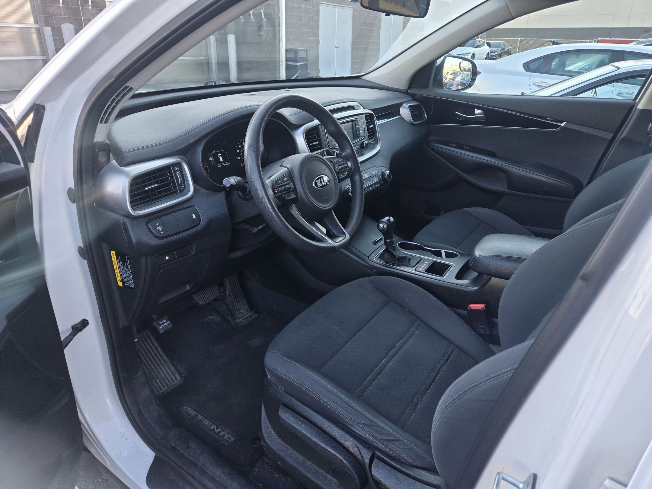 2017 Kia Sorento LX V6 photo 3