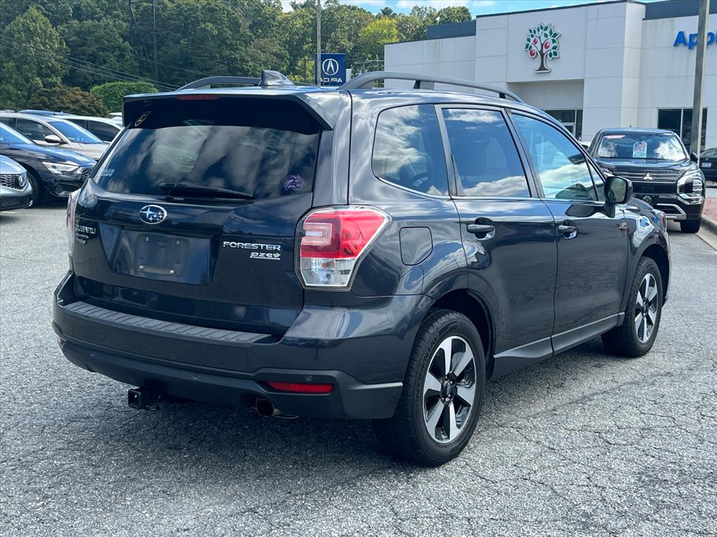 2017 Subaru Forester 2.5i Limited photo 3