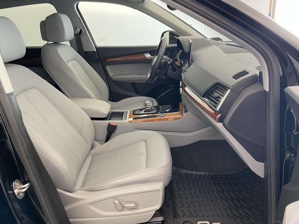 2022 Audi Q5 45 S line Premium photo 18