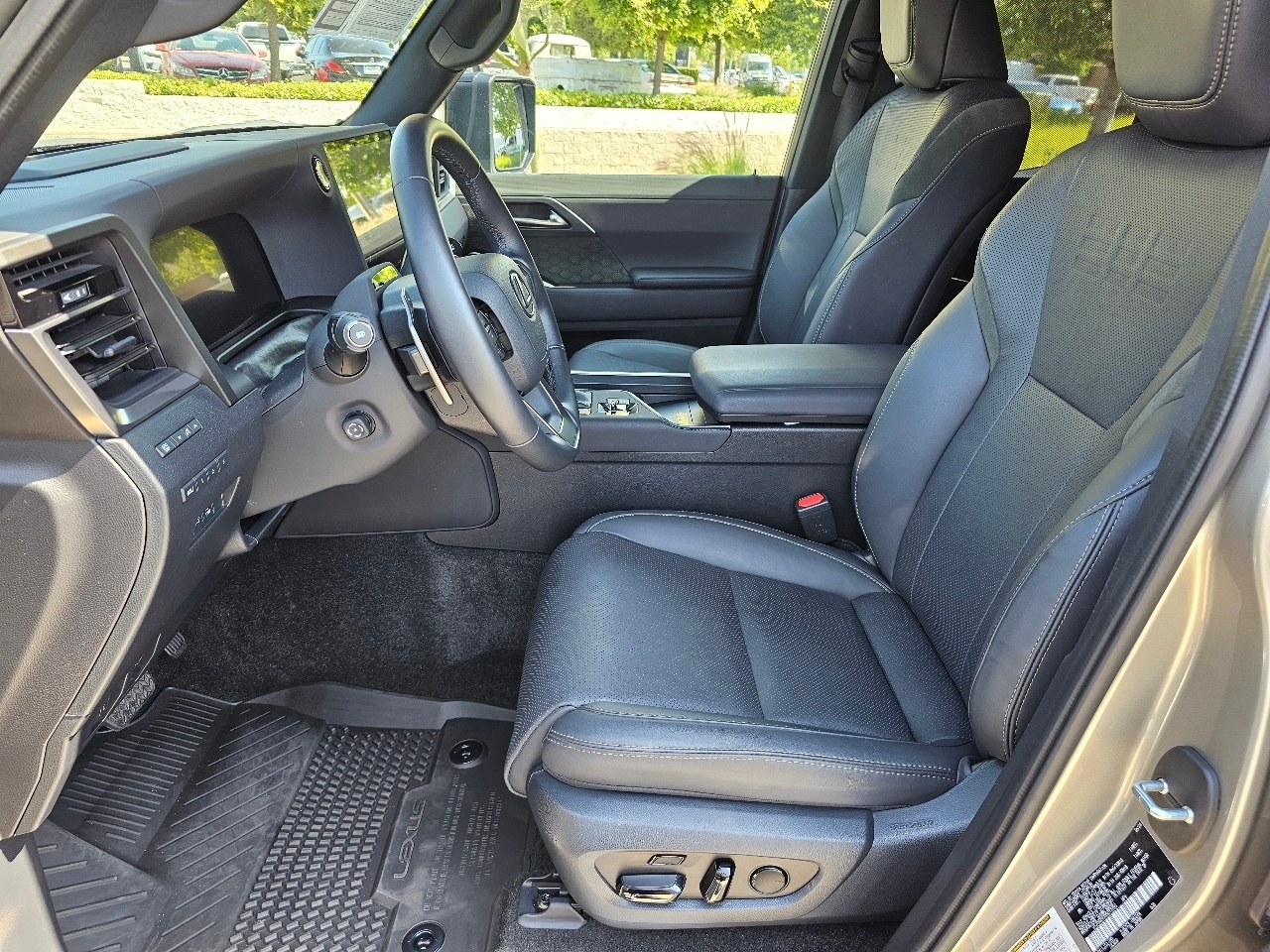2024 Lexus GX 550 Overtrail+ Overtrail photo 2