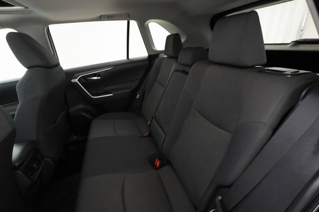 2022 Toyota RAV4 Hybrid XLE photo 17