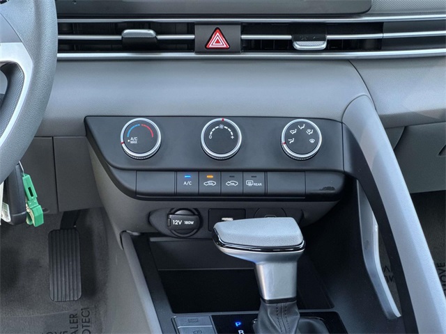 2025 Hyundai Elantra SE photo 20