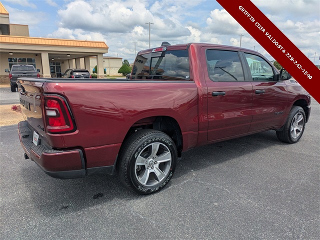 2025 Ram 1500 Tradesman photo 3
