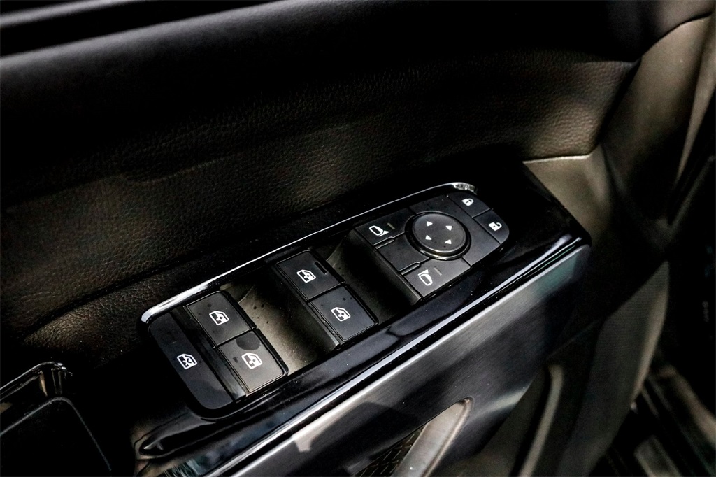 2023 Nissan Pathfinder SL photo 11
