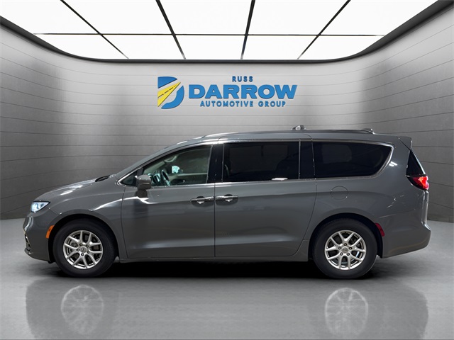 2022 Chrysler Pacifica Touring L photo 2