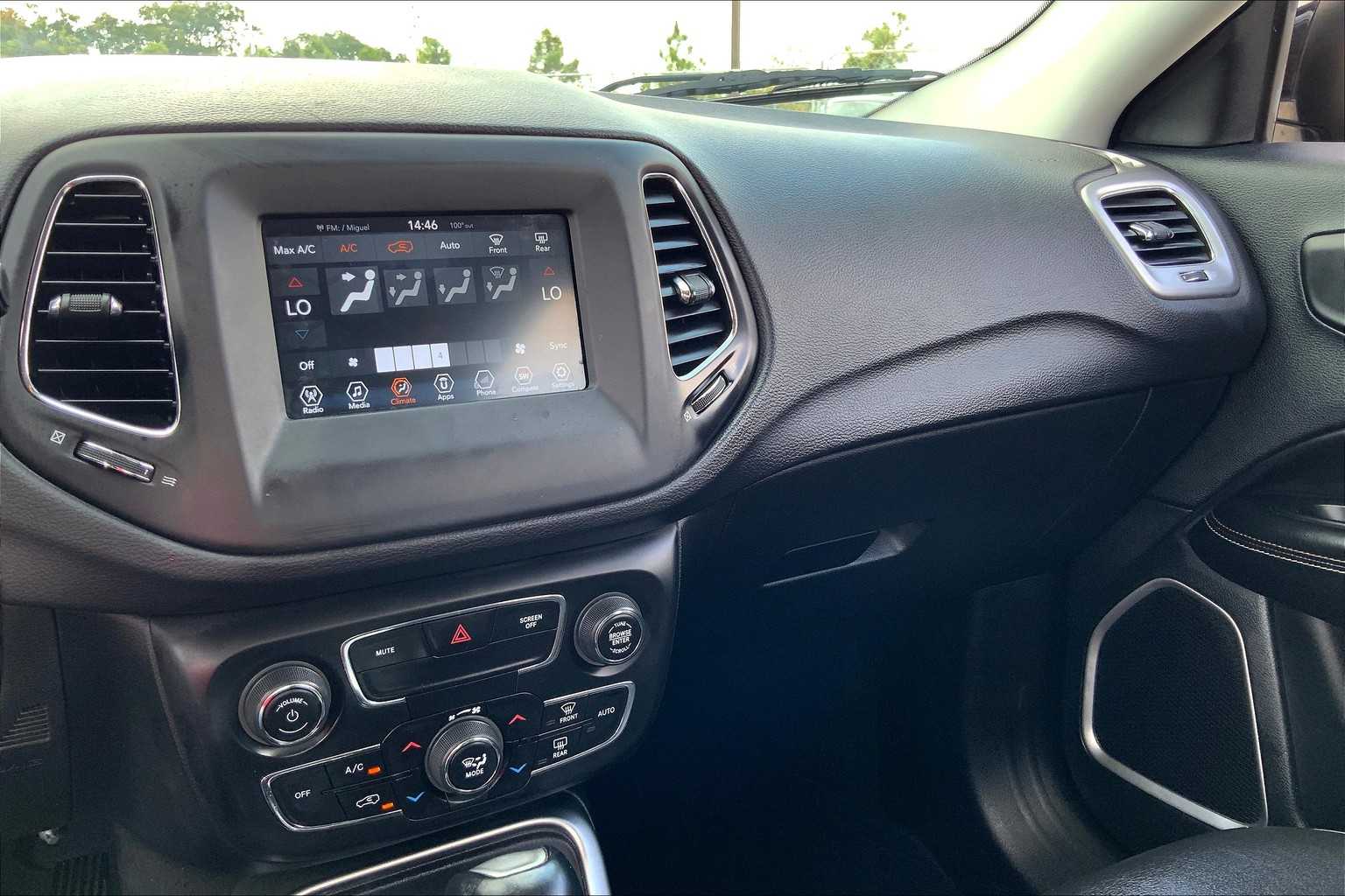 2018 Jeep Compass Latitude photo 33
