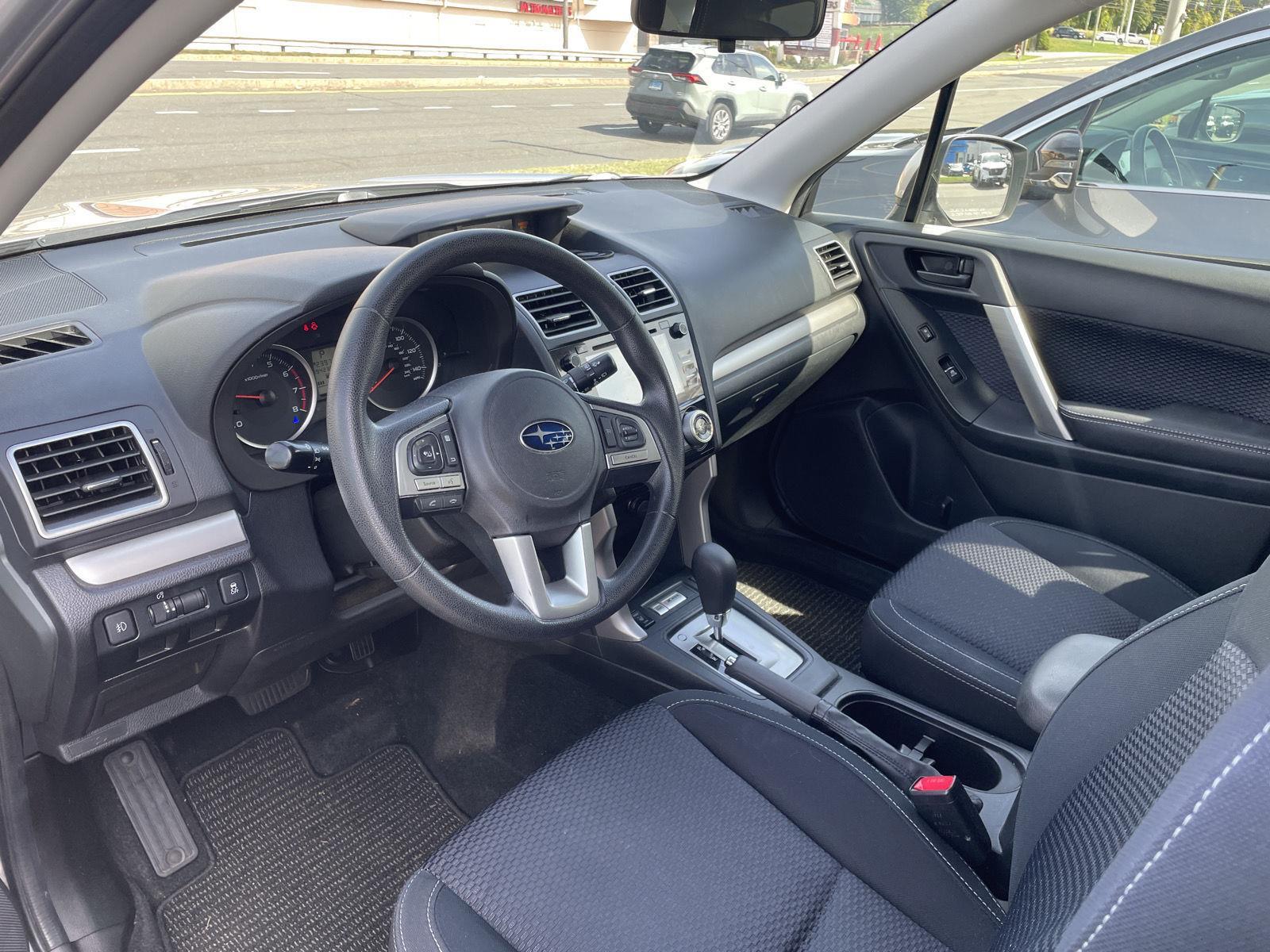 2017 Subaru Forester Premium photo 4