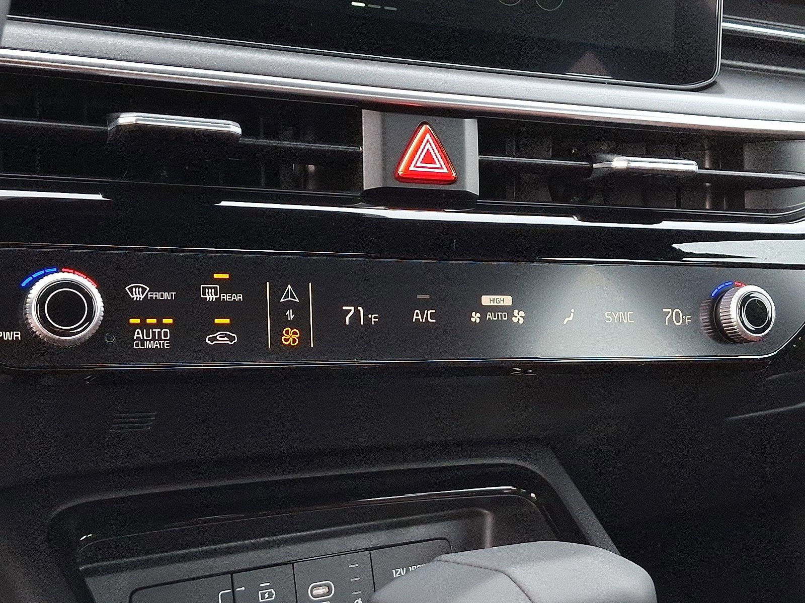 2026 Kia K5 GT-Line photo 8