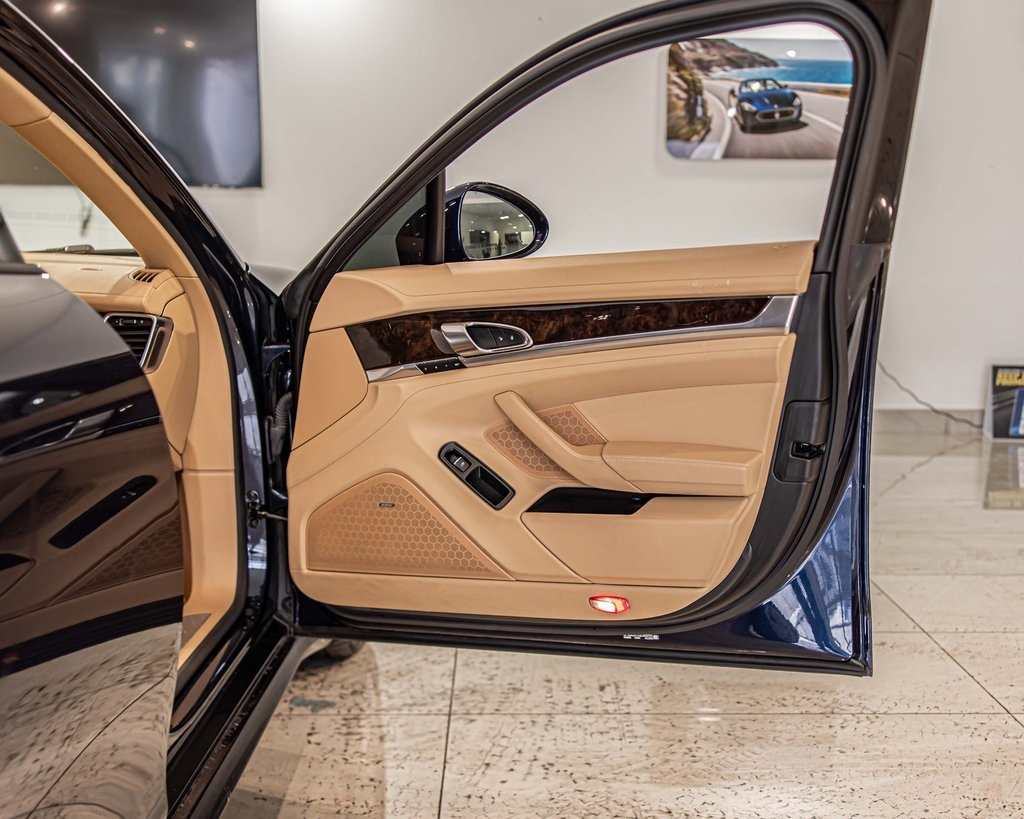 2016 PORSCHE PANAMERA - Image 41