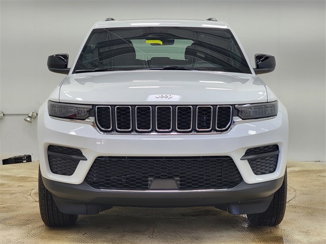 2025 Jeep Grand Cherokee Laredo X photo 8