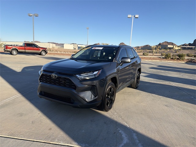 2022 Toyota RAV4 XLE's photo