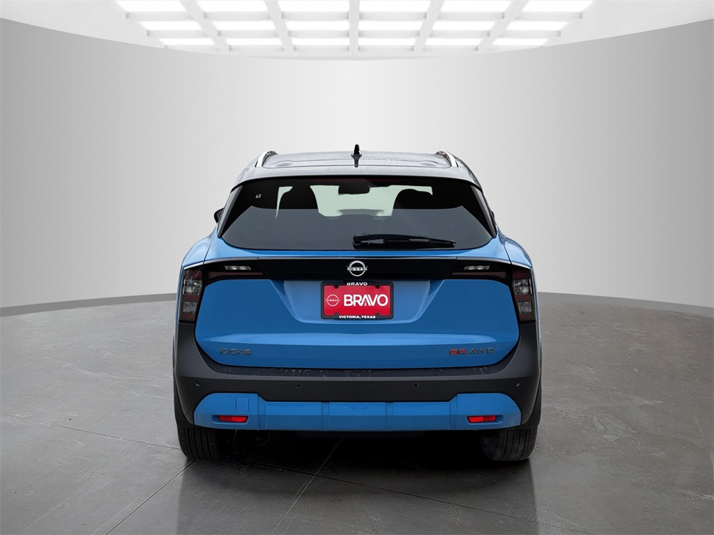 2025 Nissan Kicks SR photo 6