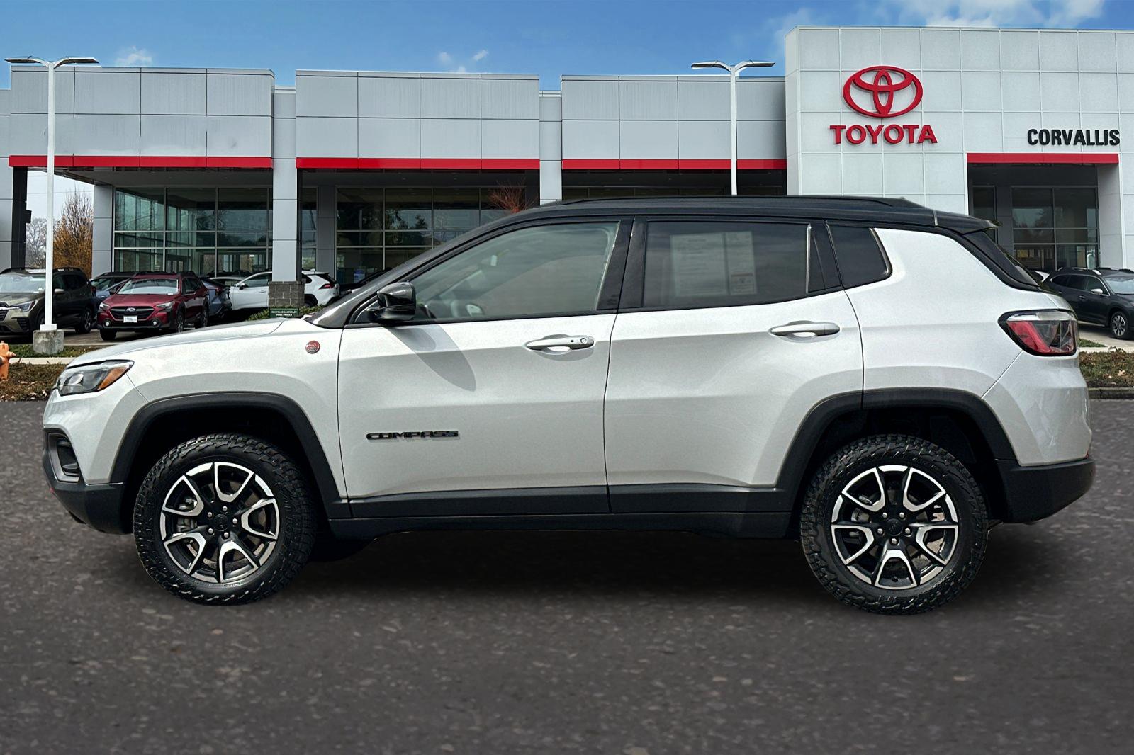 2024 Jeep Compass Trailhawk photo 6