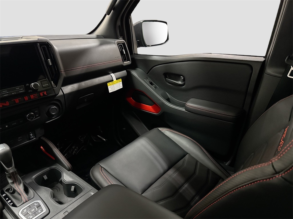 2026 Nissan Frontier PRO-4X photo 8
