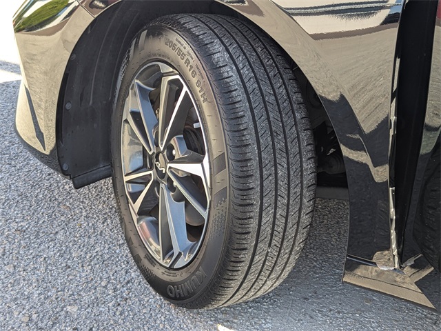 2023 Kia Forte LXS photo 26