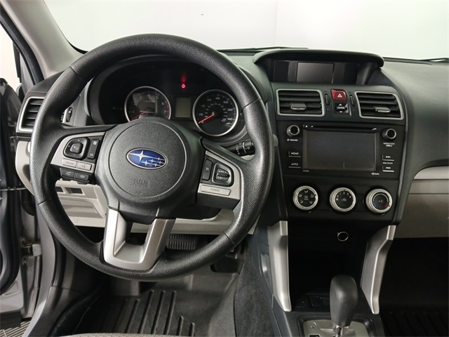 2017 Subaru Forester 2.5i photo 9