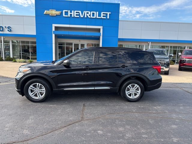 2024 Ford Explorer XLT photo 2