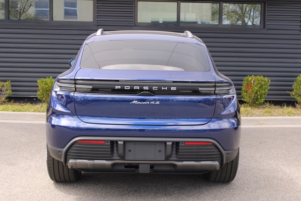 2025 Porsche Macan Electric photo 6