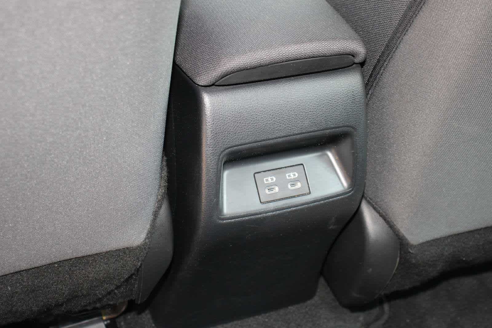 2024 Toyota Corolla LE photo 38