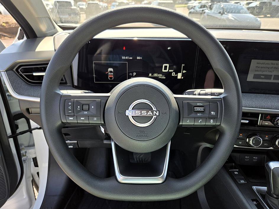 2025 Nissan Kicks SV photo 16